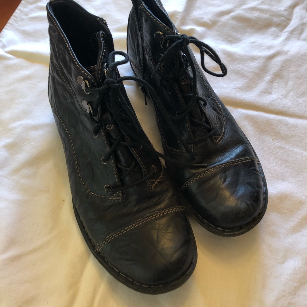 Clark’s boots size 9.5